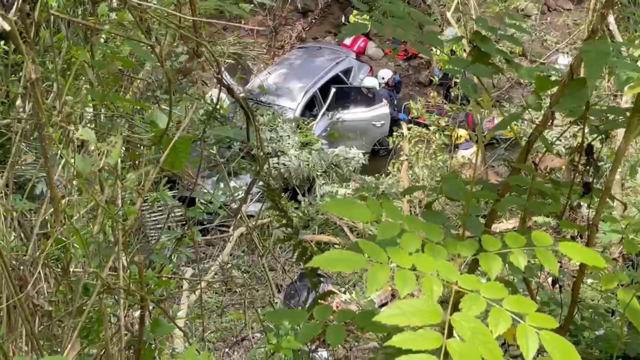 苗栗農業處公務員勘災反被救　疑路況不熟車輛墜谷