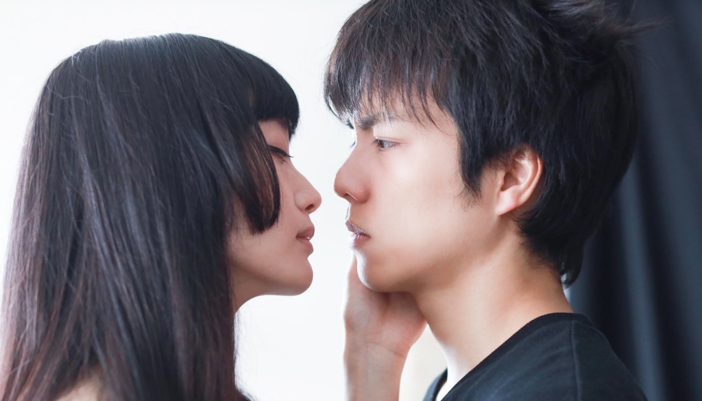 《AV帝王》名導最新執導日劇《與雪女同行吃蟹》重岡大毅為吃螃蟹與人妻展開不倫之旅?