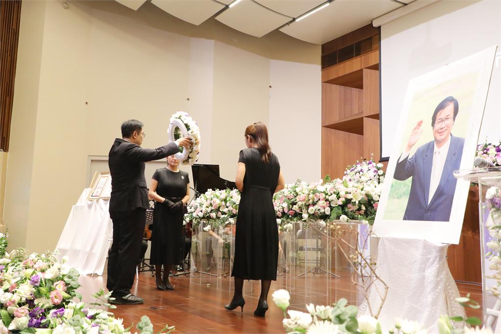 快新聞/黃昭凱追思禮拜 卓榮泰肯定為民主奉獻、黃偉哲頒贈卓越市民