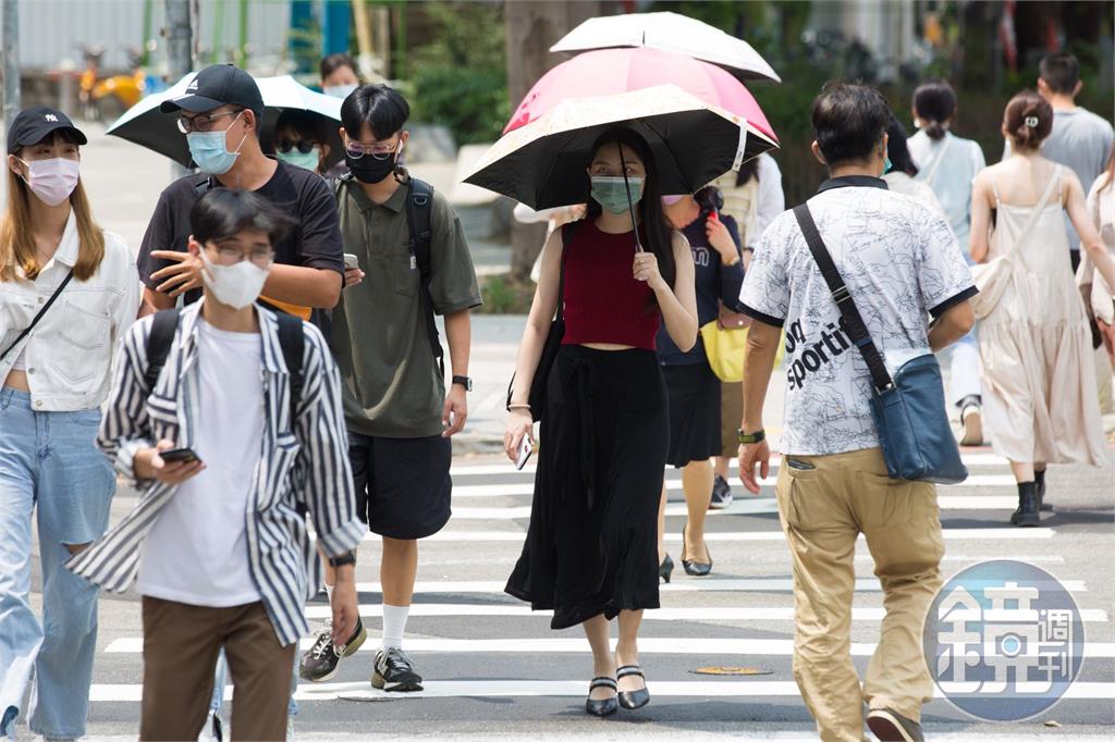 高溫36度午後雷雨急又大「週六鋒面接近」 一圖掌握本週天氣
