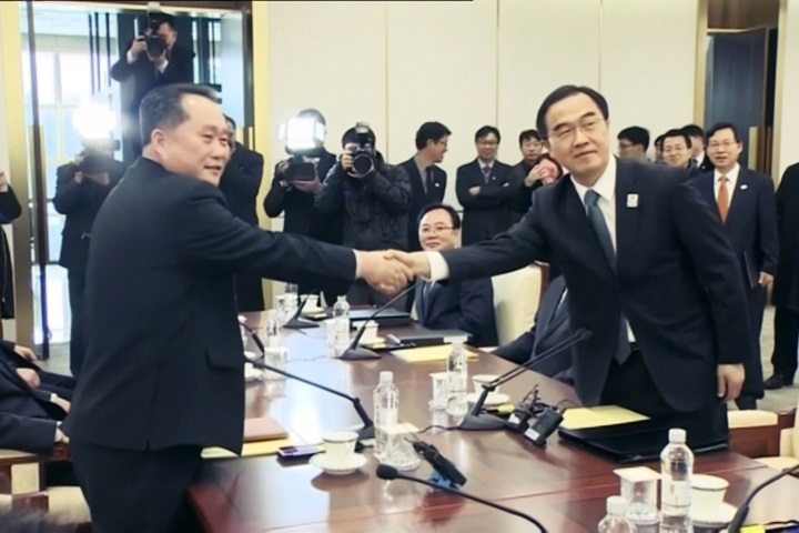 韓朝會談睽違兩年！ 高層官員歷史性握手
