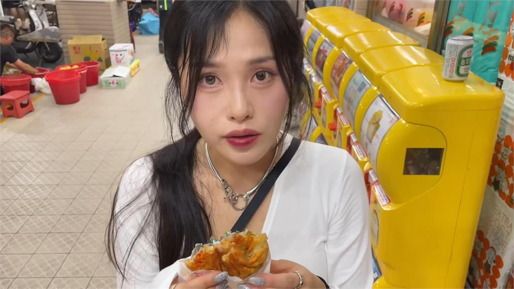 南韓情侶吃爆羅東夜市排隊美食　竟為搶1口蚵仔險些吵起來