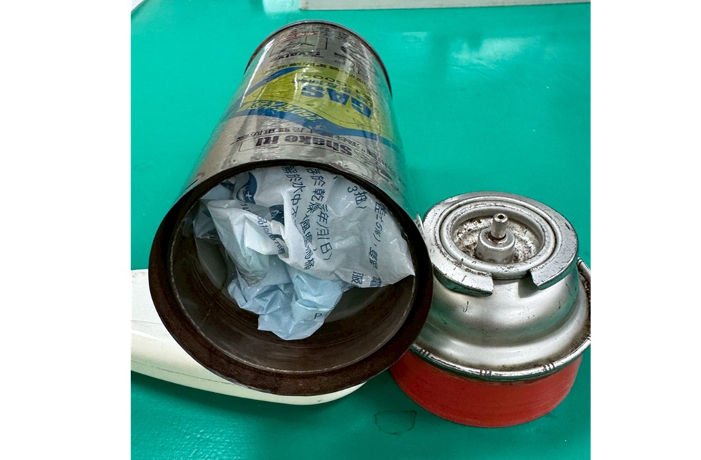 溯源緝毒　卡式瓦斯罐內有乾坤藏喪屍煙彈原料