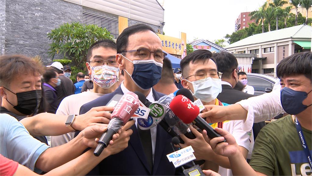 快新聞/鄭文燦稱「侯友宜沒有太強」 朱立倫反嗆:你敢不敢來選新北?