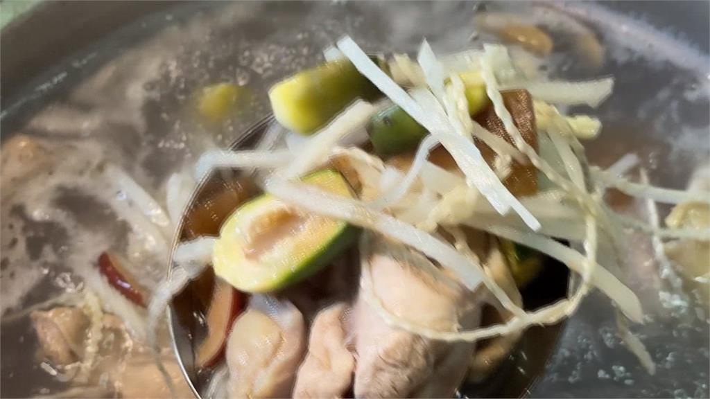 檳榔入菜雞湯火鍋！渲染「淡紫色湯頭」　專家曝食用原則