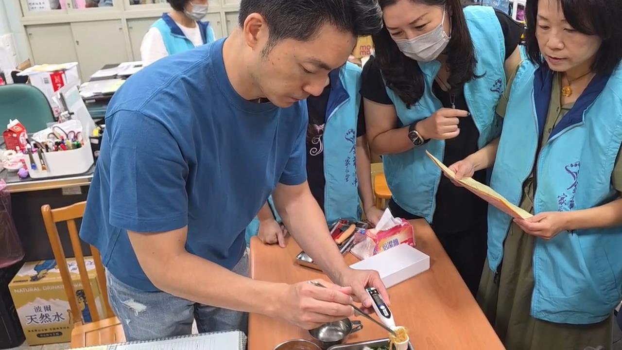 蔣萬安視察校園食安「測鹹度」　黃偉哲狠酸重點是態度