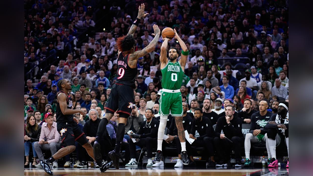 NBA(影) ／24顆三分球轟爆對手！綠衫軍賽爾提克創隊史新高差1勝就晉級