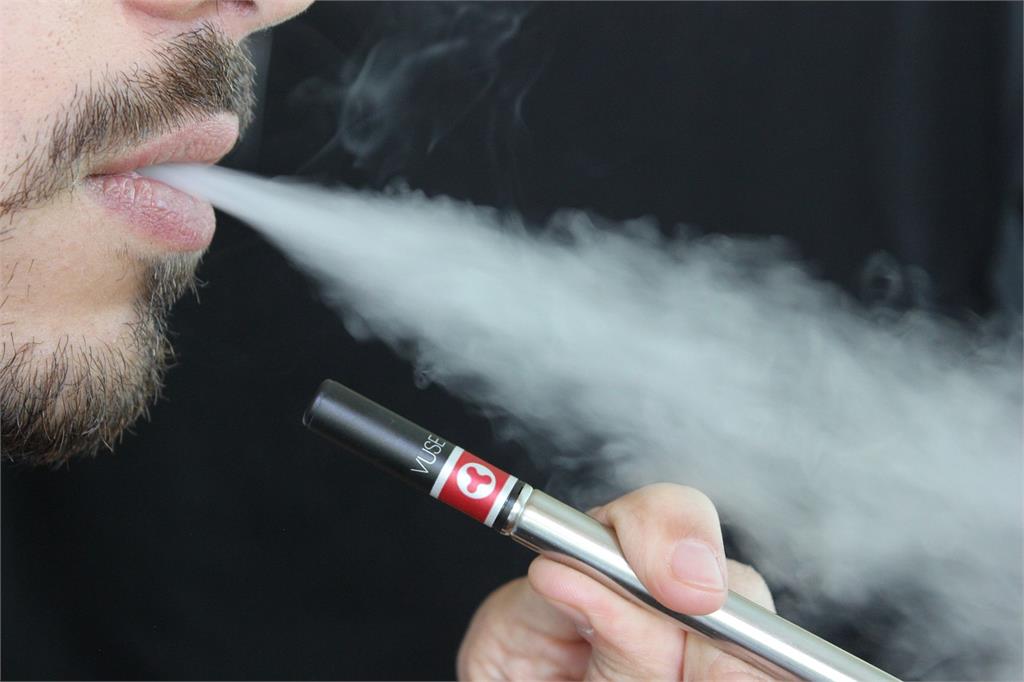 快新聞／電子煙危害不容小覷！全台近8萬名青少年使用　可怕副作用全曝光