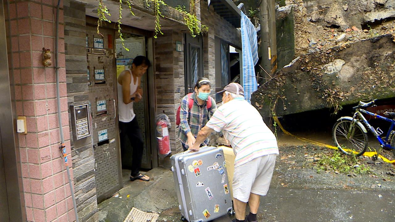 擋土牆修復有成！錦秀社區再開放共20戶50人返家　住戶仍憂心忡忡