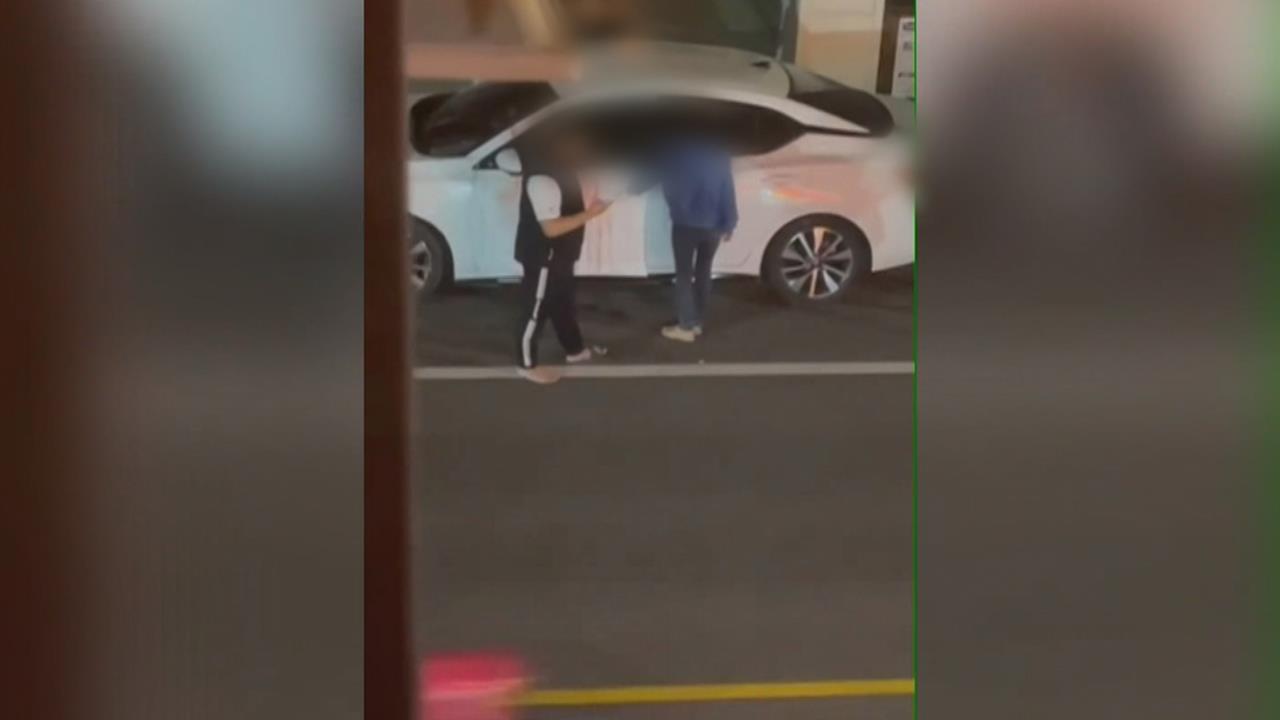 債務糾紛！台中男返家遇債主遭砍傷　雙方上演街頭械鬥