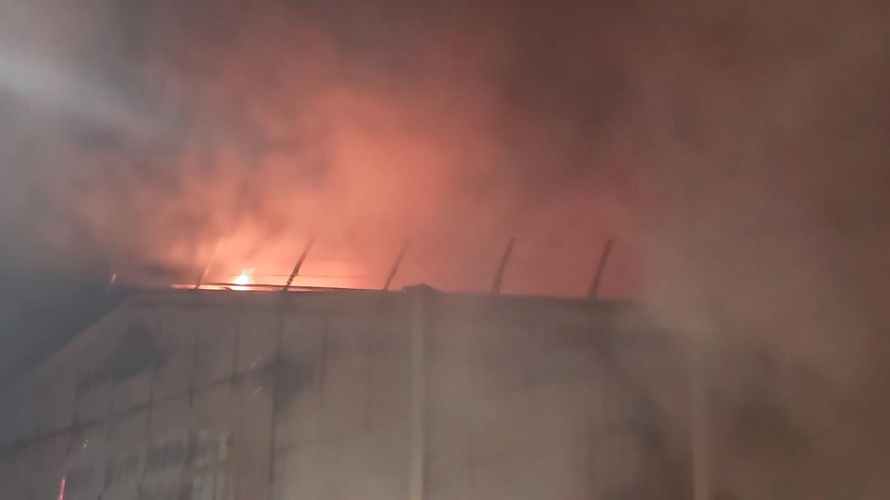 花蓮大理石工廠大火！高達800坪全面燃燒付之一炬