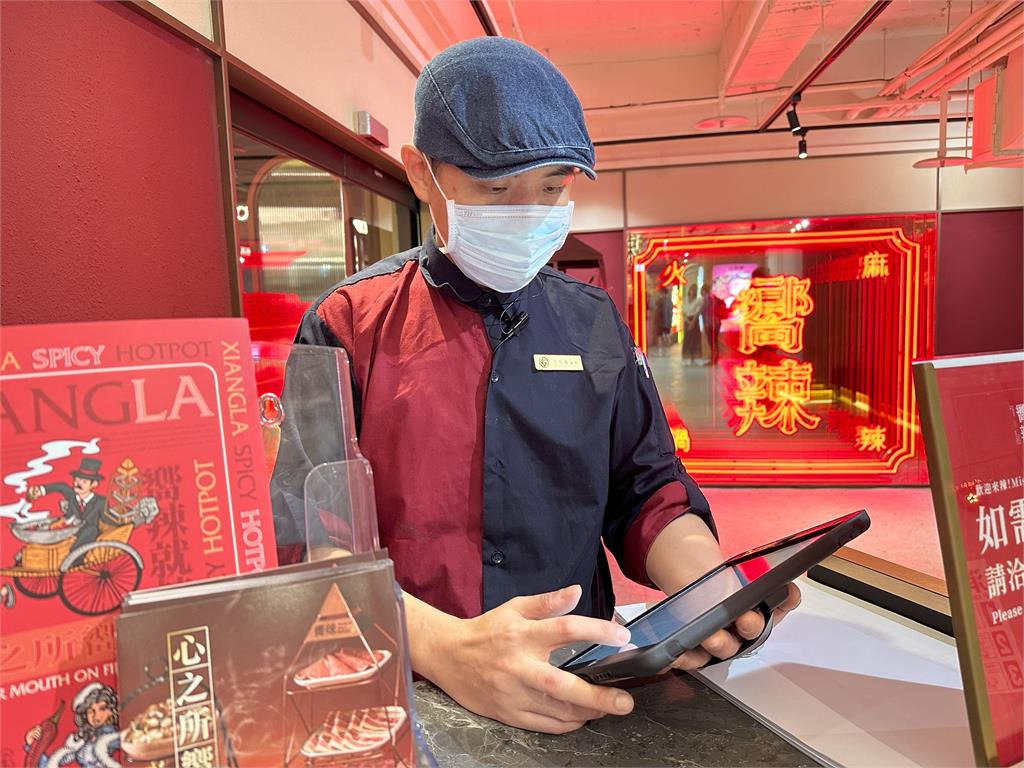 全台餐飲大缺工！王品宣布9月全面加薪　店長職月薪上看9萬