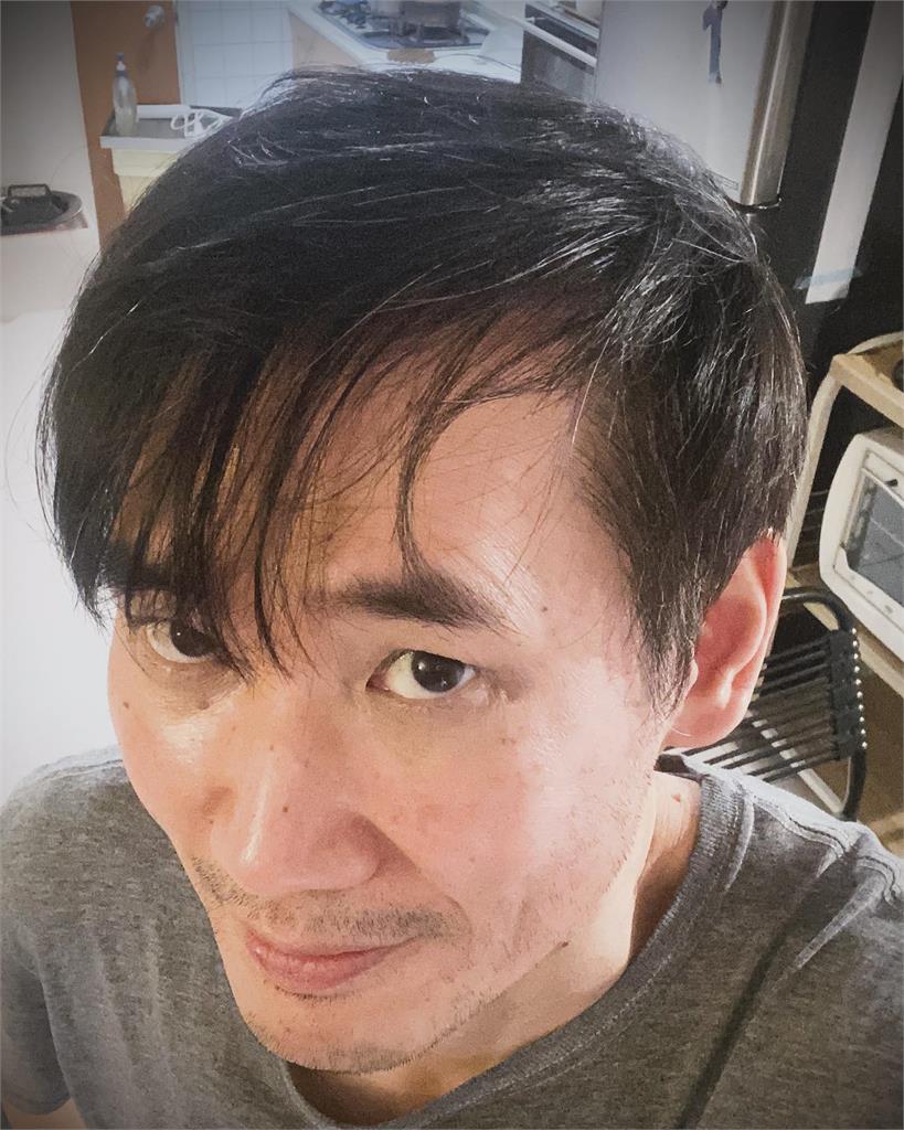 「髮際線漲潮」神似梁朝偉？　「小應」苦讀拚考律師