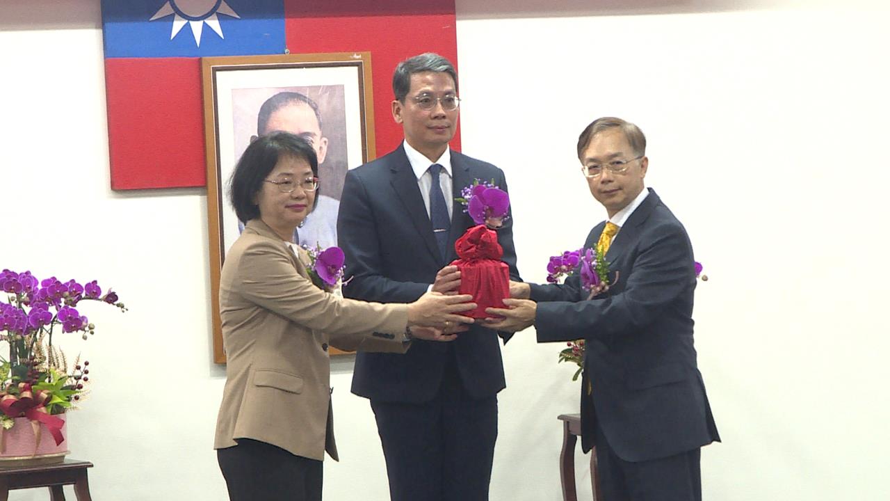 國稅局人事變動　三大國稅局長交接宣誓