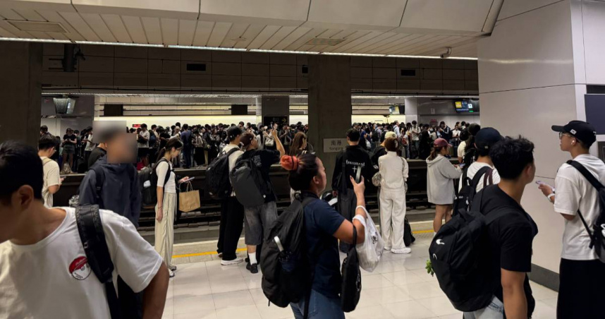 颱風假人潮擠爆高鐵！台北站自由座「排到沒盡頭」　今全線正常營運