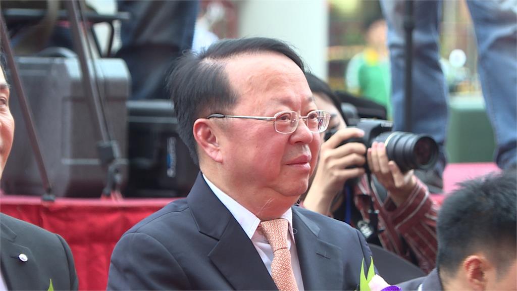 百貨拚重生！創辦人侯西峰傳奇人生受矚目