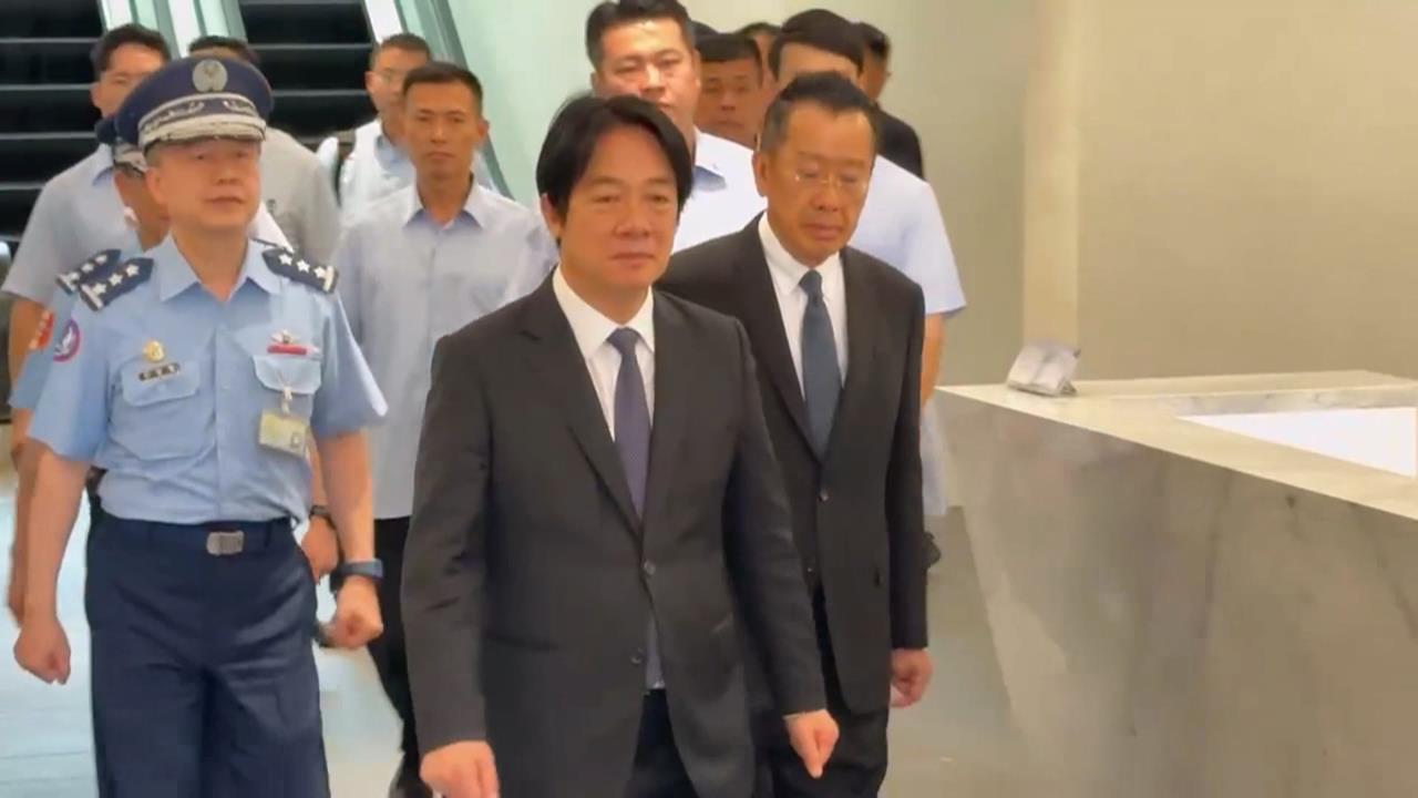 賴總統南下弔唁殉職飛官　盧爸爸沉痛呼籲重視T-34安全問題