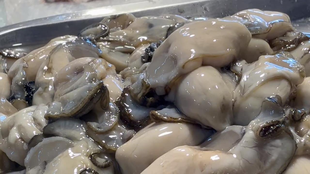掛羊頭賣狗肉！　外包裝「布袋牡蠣」內裝越南貨