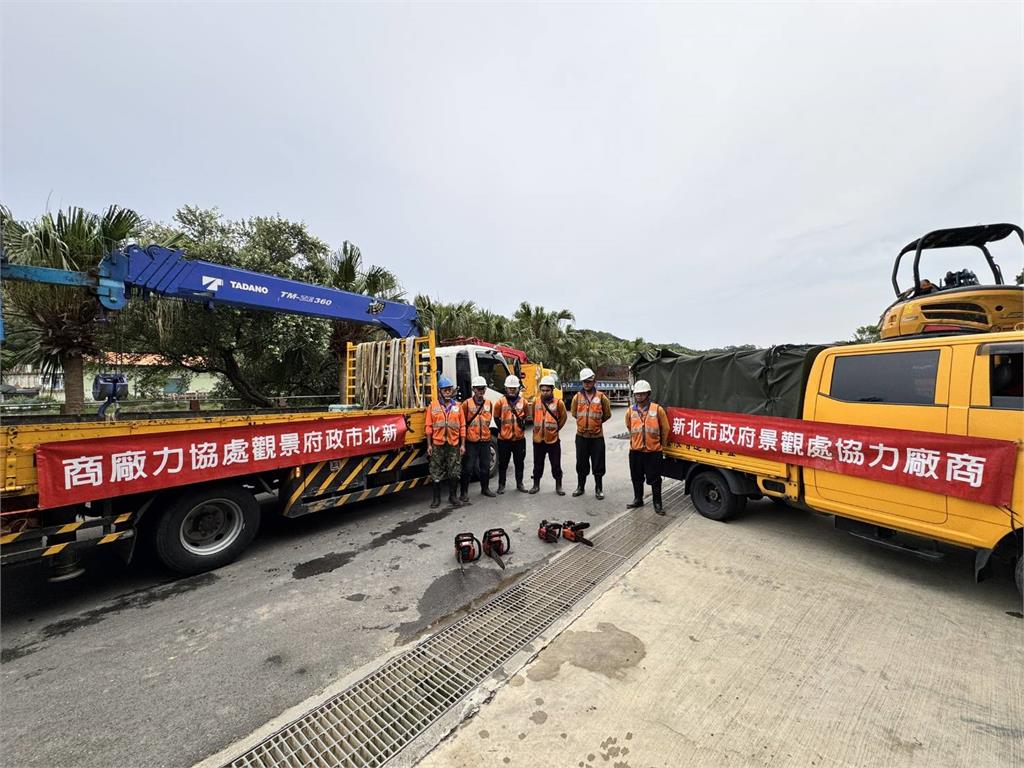 快新聞/颱風丹娜絲重創嘉義市! 新北派遣35車輛、24鏈鋸協助復原