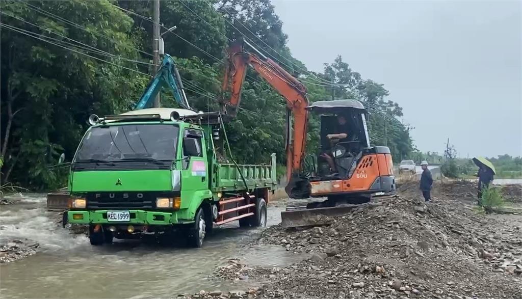 薇帕雨彈炸!台東南橫下馬路段坍方 花蓮多線道淹水封閉、民宅淹水