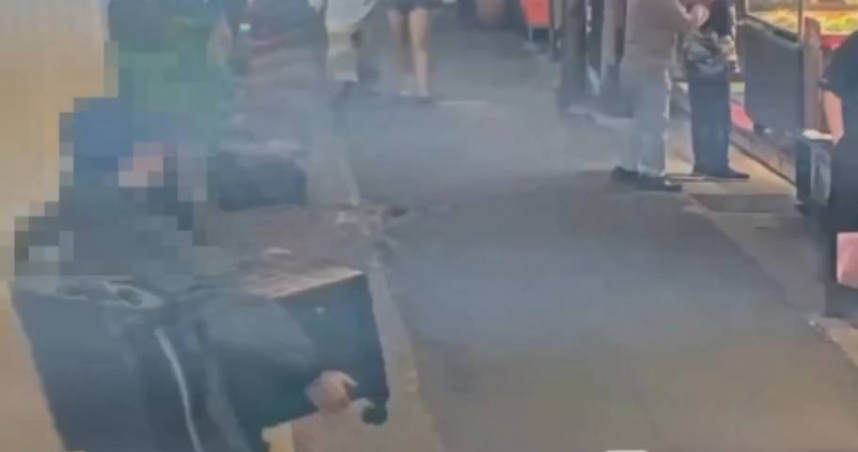 最新畫面曝！張文北車犯案前租屋處搬汽油彈　身穿灰色雨衣