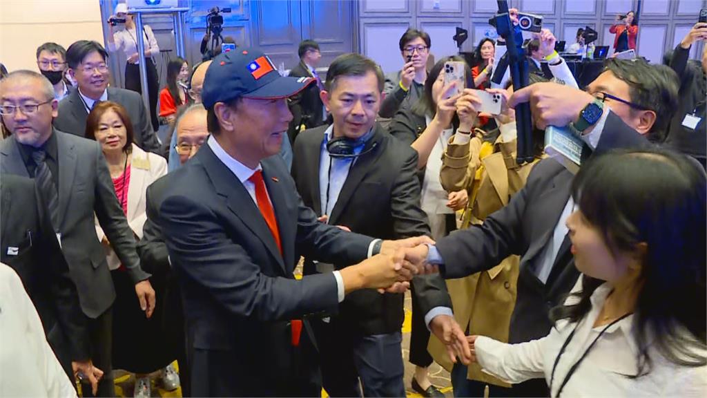 洛杉磯演講要求要唱國歌　郭台銘：幾年以後就唱不著了