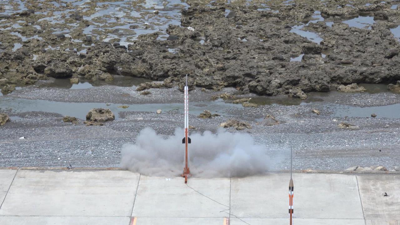 台灣盃火箭賽！「這校」勇奪高中組冠軍　蕭美琴勉勵太空新星