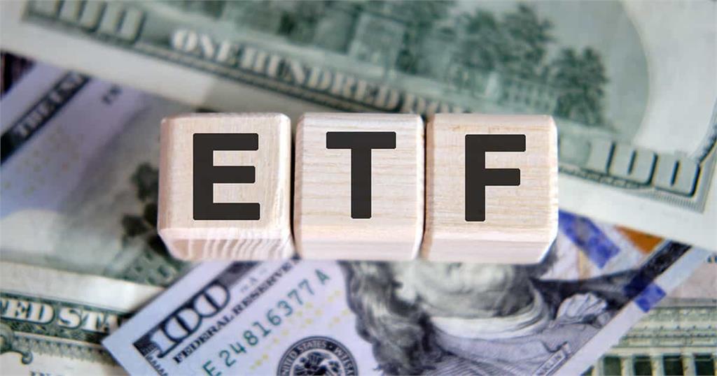 股市小白「每月5000元買ETF」不知該選誰！網一面倒推這1支：持續買進