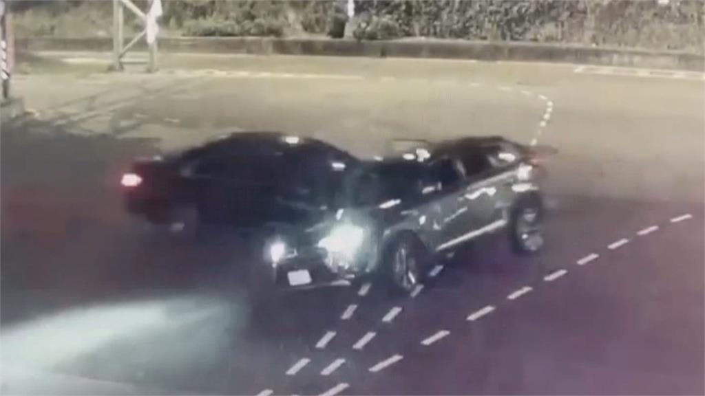 快新聞／酒駕VS闖紅燈！新北中和凌晨車禍　1女無辜遭拋飛車外死亡