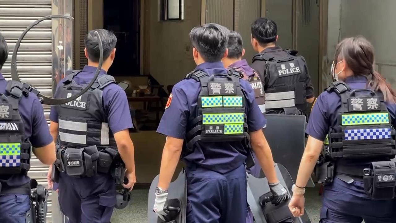 快新聞／10年前舊案重演！毒品列管男苗栗超商隨機砍人　1男2女童受傷