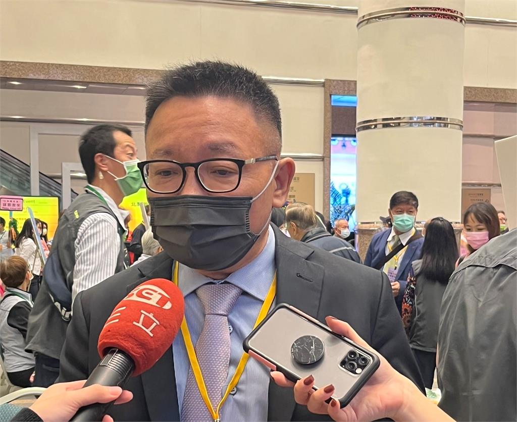 快新聞／高喊四個不同意！　會計師公會理事長：「某黨」小孩在美國吃伊比利豬？