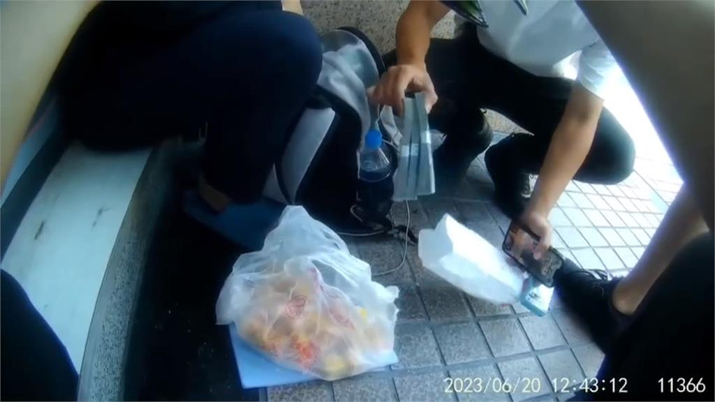 老翁誤信投資飆股被詐百萬　警誘出西裝車手再逮把風手