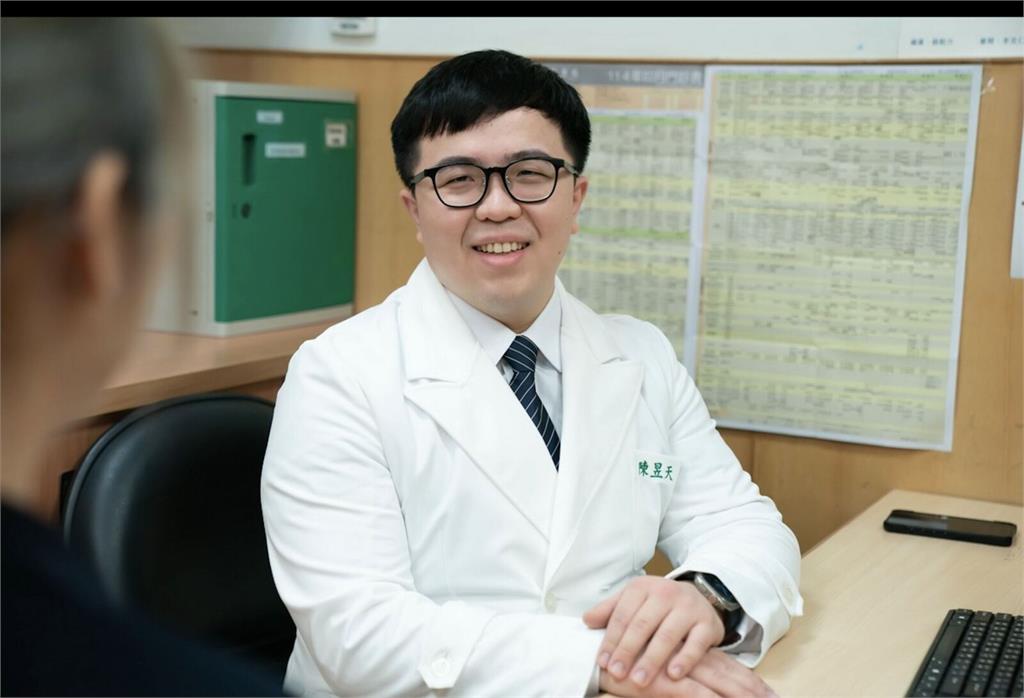 好疼！她手術後「肚臍突起」   疝氣腹壓差點阻礙當媽夢