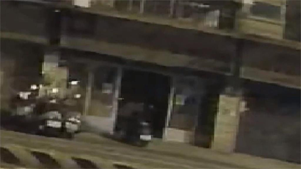離奇！牽電動單車重心不穩跌倒被壓　男子受困７小時送醫不治