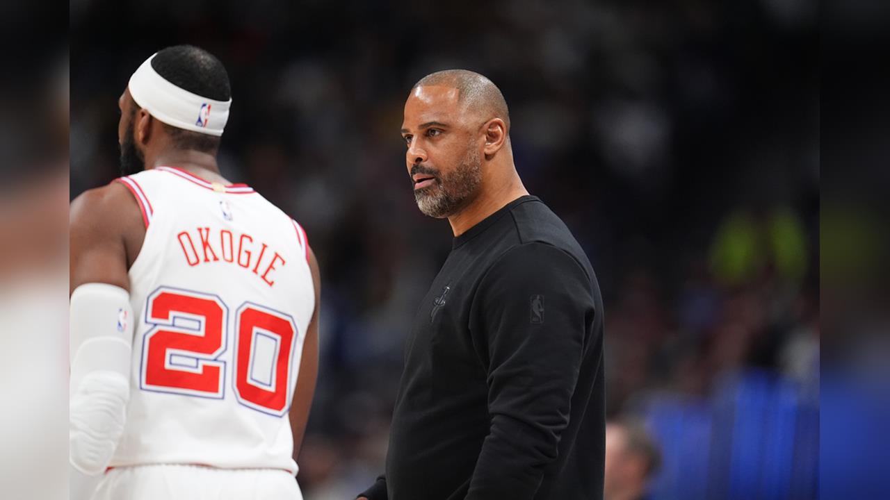 NBA(影)/主裁判像來追星的一樣!火箭延長賽惜敗主帥重砲怒噴:爛裁判