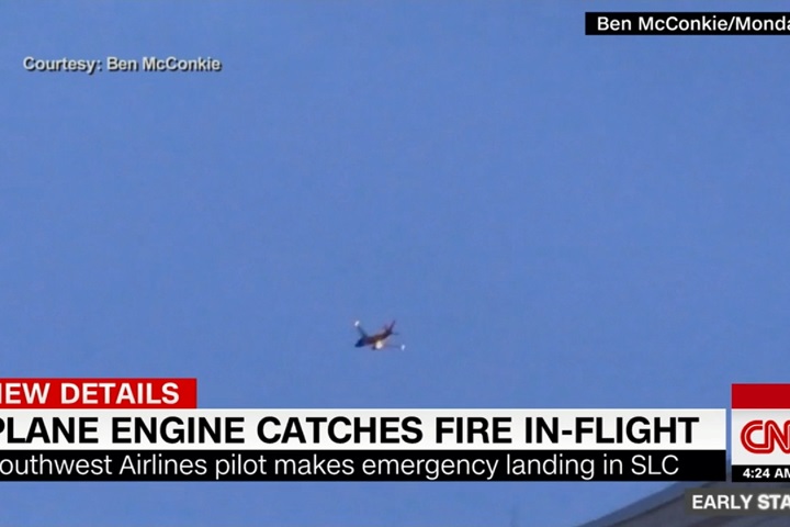 空中驚魂！美客機引擎起火 乘客嚇壞