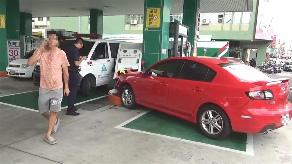 快新聞/彰化離奇車禍!男疑恍神出事 追撞後車體「噴至對向加油站」