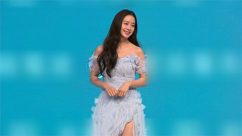 睽違13年！金泰希絕美現身　羞曝想和Rain一起來台吃美食