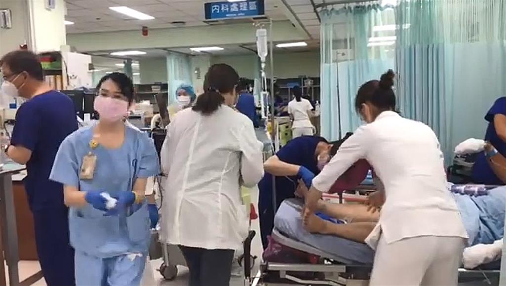 附近都在震！屏東明揚工廠爆炸釀4死95傷「急診室被塞滿」現場畫面曝