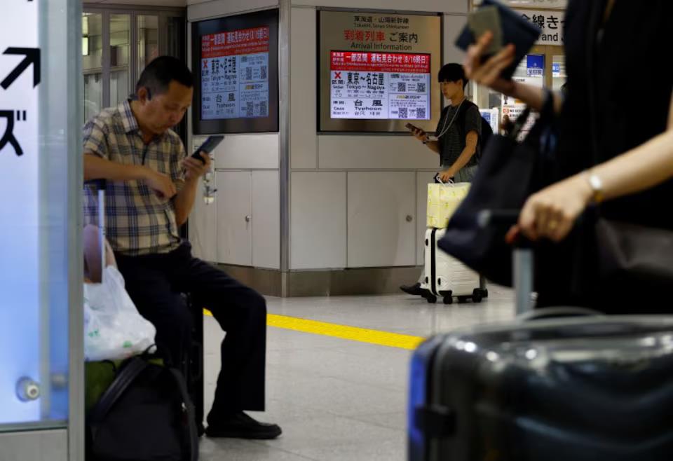 關東史上最強颱風！　「安比」襲日　多地列車停駛、逾千航班停飛
