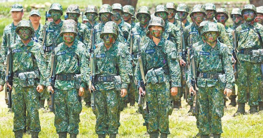 當兵也有家長群組?父母狂問「孩子坐車了嗎、能請假嗎」 她傻眼:這不是幼兒園