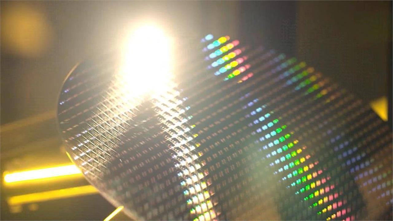 微軟加速阿聯佈局7年投150億美元　獲美晶片出口許可