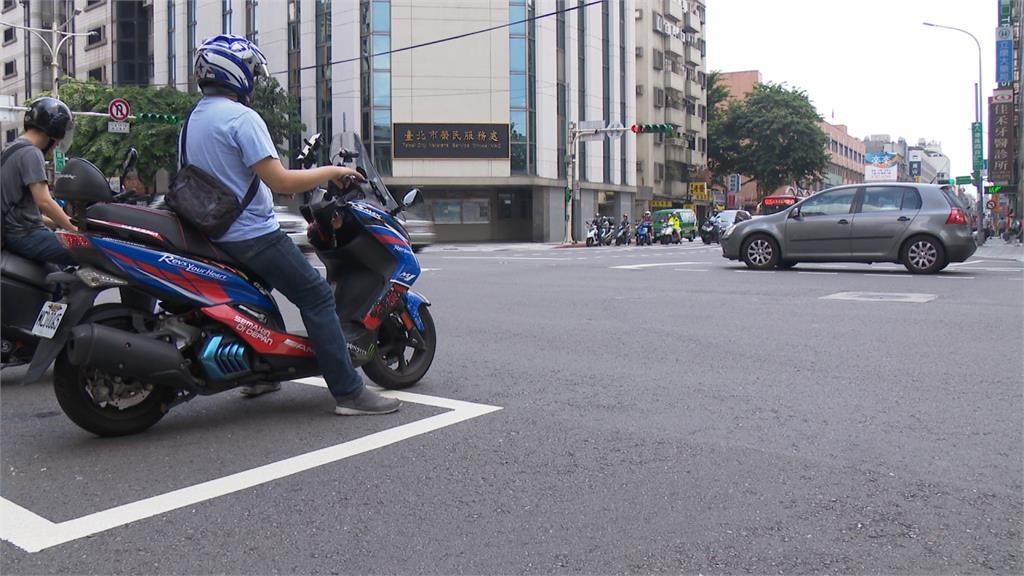 台北八德路口去年路面下沉  潛盾機埋地底至今