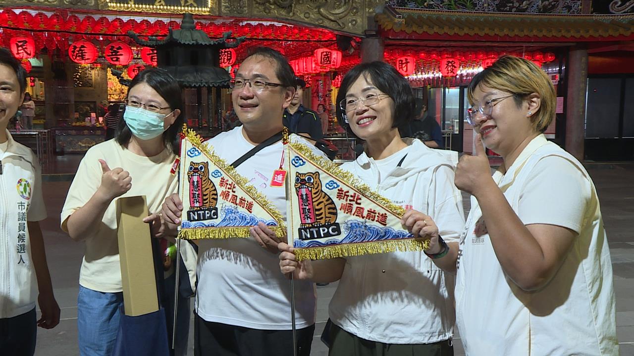 雙十連假拚陸戰！蘇巧慧湳雅夜市拜票　支持者搶合照.握手人氣超夯
