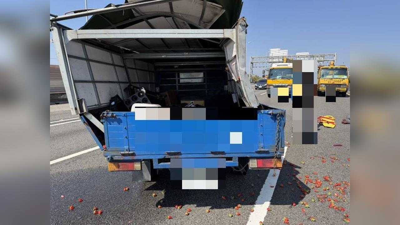 最新／國1回堵8公里！5車追撞釀6傷　小貨車「歪一邊」畫面曝光