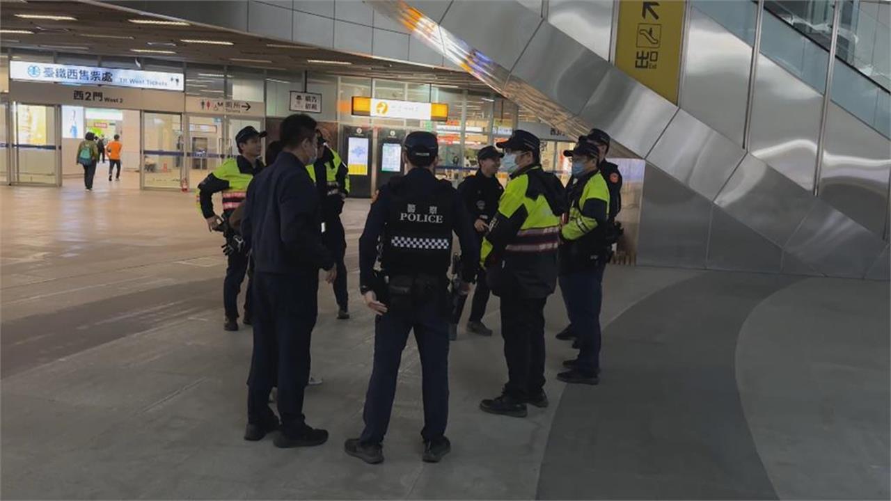 黑衣男持皮箱「捷運狂奔」驚動3警　急攔查「畫面超尷尬」：全戰鬥陀螺