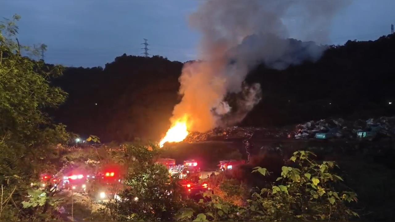 快新聞/門窗速緊閉!南港山豬窟垃圾掩埋場清晨大火悶燒中 雙北5區空品恐惡化