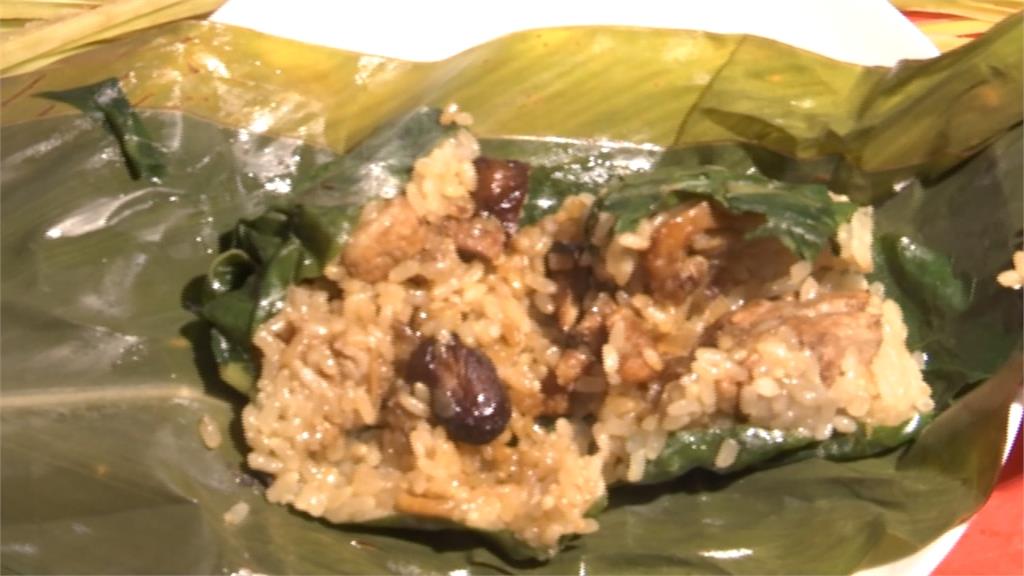 卑南族傳統肉粽「阿拜」 月桃葉包裹清香爽口