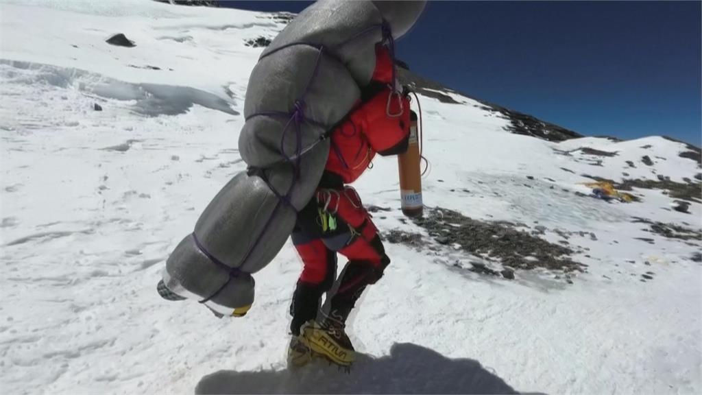 攀聖母峰遇險　雪巴嚮導救援大難不死　