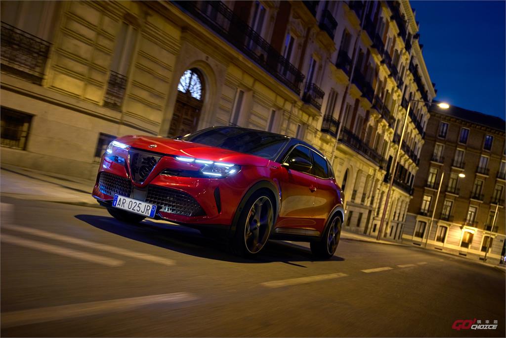 Alfa Romeo Junior 正式發表,採油電 / 純電雙車型販售,售價 139.8 萬起!